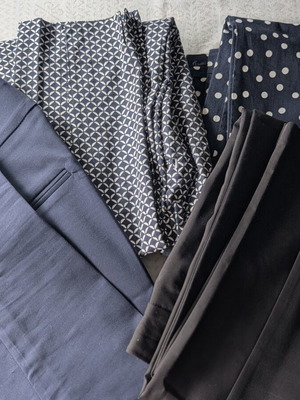 GAP women's pants pack of 4 like new, sizes S and M, blue and black