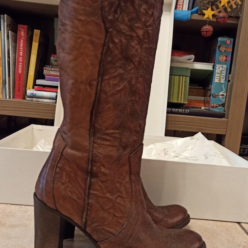 Leather women's boots 100% Italian, new, size 39, brown