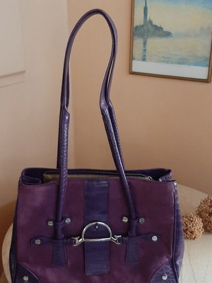 Gillian shoulder bag like new, purple