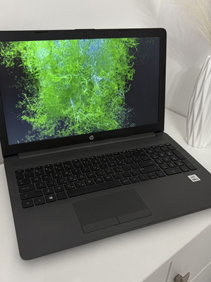 HP 250 G7 φορητός υπολογιστής με Intel Core i5 10ης γενιάς, 12GB RAM, 256GB SSD