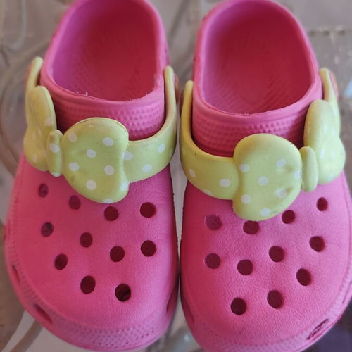 Crocs sandals size 28, pink