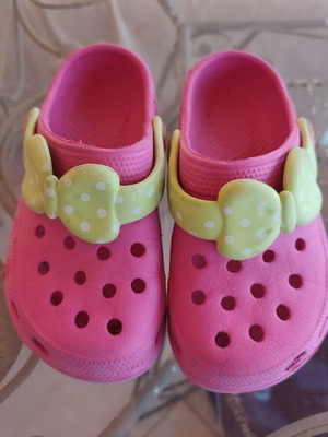 Crocs sandals size 28, pink