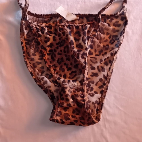 Lovely leopard print thong underwear, size M