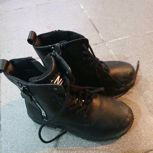 Feng Shoe boots for girl size 29 used, black with fur