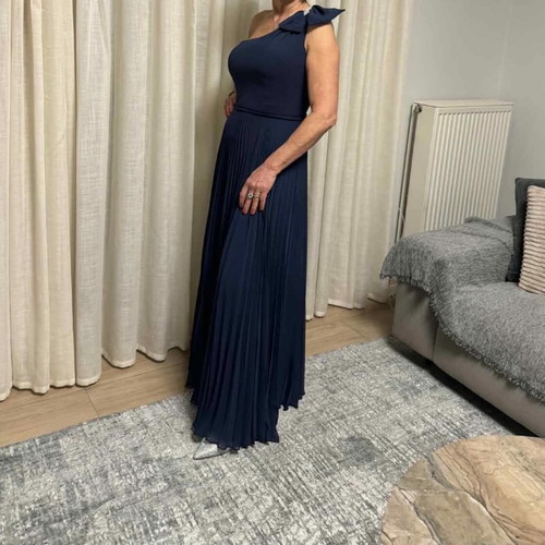 Evening dress like new, chiffon fabric, size medium, blue, one shoulder bow