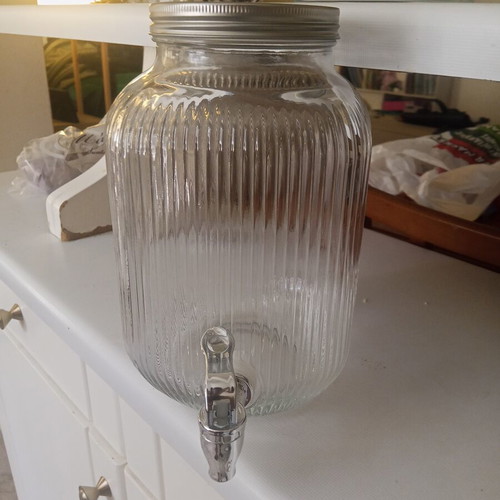 Glass jar with tap for soft drinks