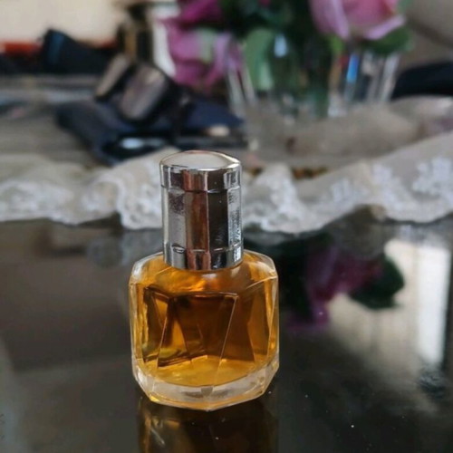 Vintage Miniature Perfume Collection like new, 6 authentic pieces
