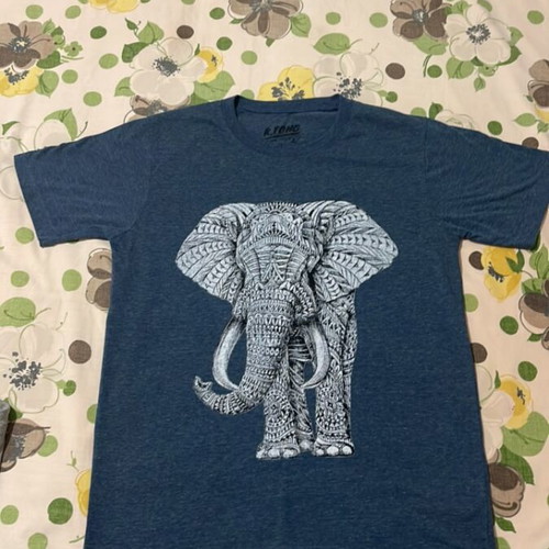 Short-sleeve t-shirt new, sizes M and L