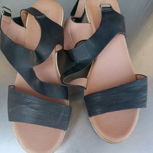 Women's black sandals like new, size 40
