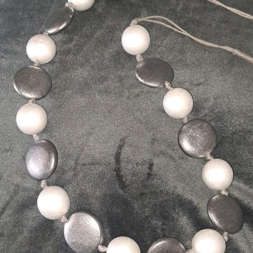 Necklace used in excellent condition