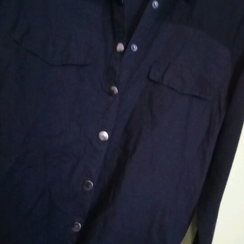 Yes no black shirt used with transparency, size XS