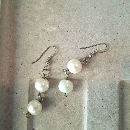 Double pearl earrings, beige and silver