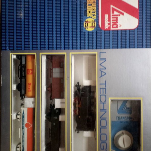 LIMA Railway Set like new, collectible with 2 engines and 8 meters track