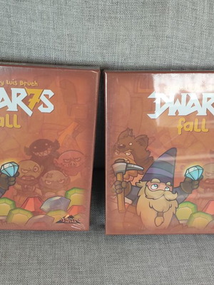 Dwar7s Fall board games new, set of 2