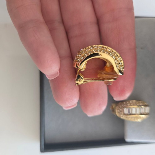 Dior vintage earrings like new, gold color with clip