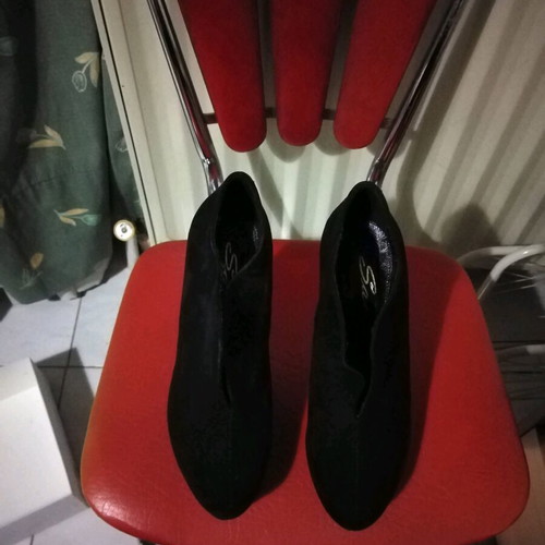Sanete ankle boots size 39 like new, black with 13 cm heel