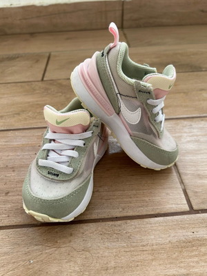 Nike Waffle One kids sneakers like new, pink green N22