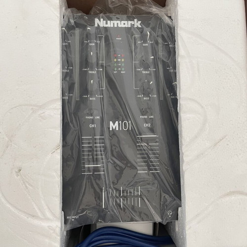 Numark M101USB DJ mixer like new with power supply