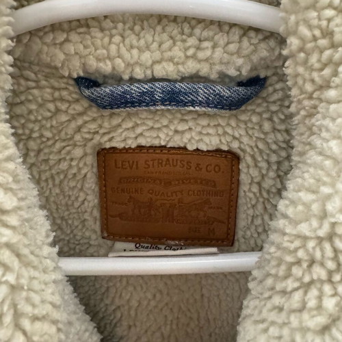 Levi's Original Sherpa Trucker Jacket denim jacket like new with sherpa lining