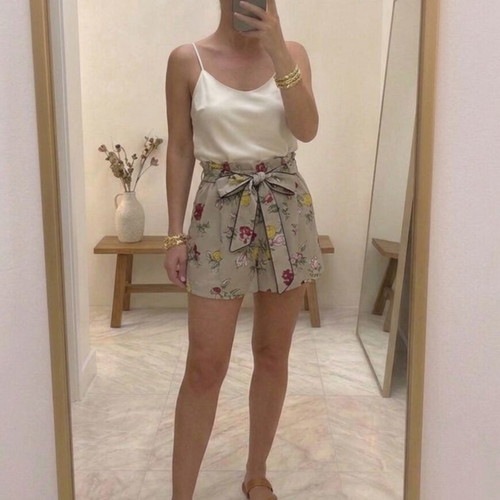 Zara Basic Satin Floral Shorts with Belt size M like new