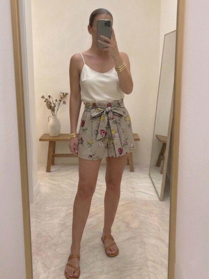Zara Basic Satin Floral Shorts with Belt size M like new