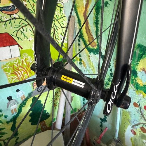 Orbea Orca SLT full carbon road bike like new, black
