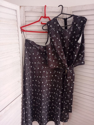 Milkwhite set skirt and crop top like new, multicolor, medium-large-small