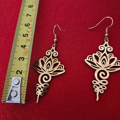 Lotus Bohemian earrings new, gold-colored