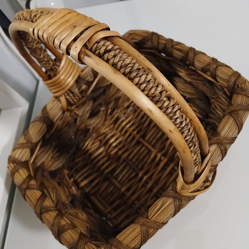 Wicker basket like new