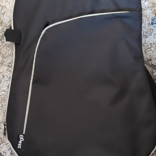 Stagg guitar case like new, black with extra protective hooks