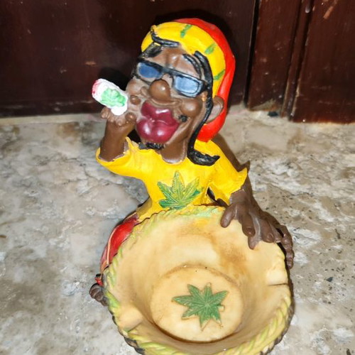 Ashtrays various figures used, pack of 6 with skull and reggae