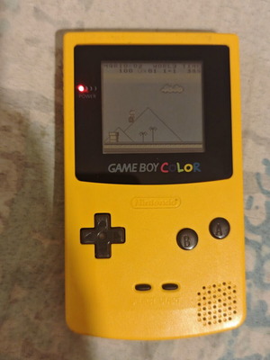 Game Boy Color с касета Super Mario