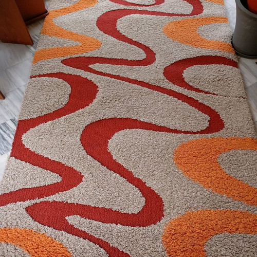 Rug set of 3 pieces in very good condition