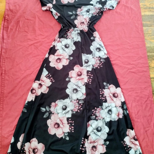 Maxi dress Italian used, size medium, elastic waist, short sleeves