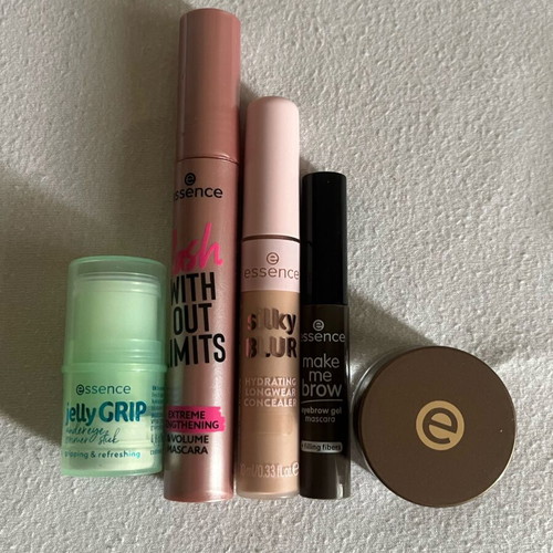Essence make up set new with Jelly Grip mascara and cream eyeshadow