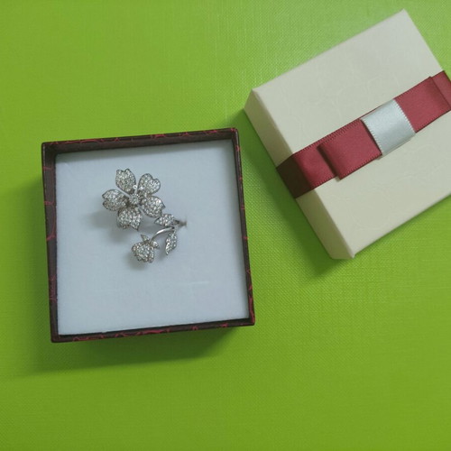 Silver 925 ring used, resizable, flower design