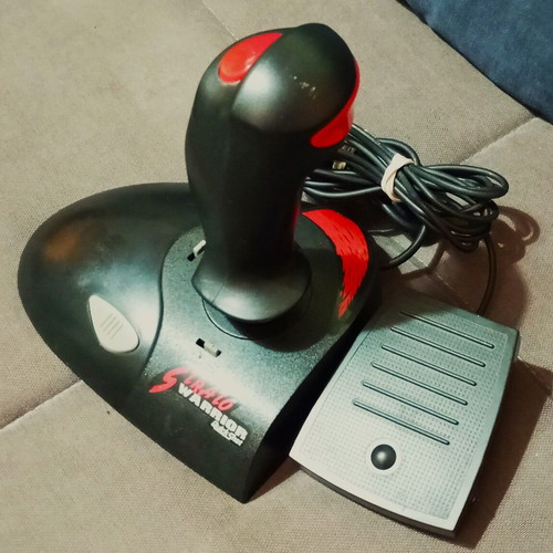 Vintage QuickShot Strato Warrior QS-216 joystick and accelerator pedals like new for PC
