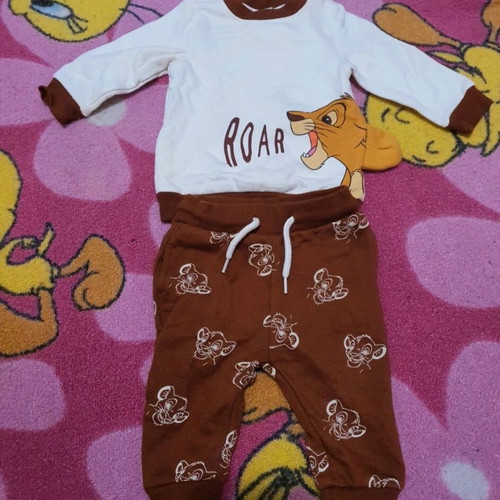 Lion King baby clothing set like new, size up to 3 months