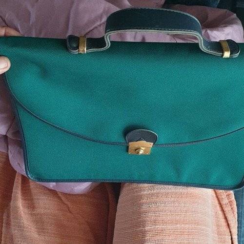 AmiiEt Retro Green Briefcase like new without lock