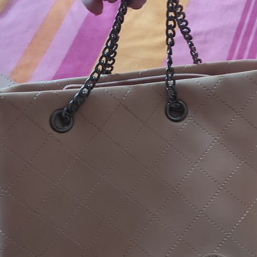 Beige BB shoulder bag like new with chain handles and zipper