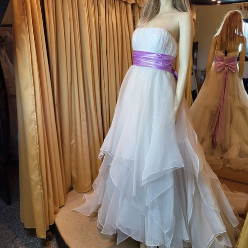 Wedding dress used white organza with lilac belt and bow