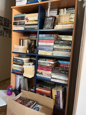 Wooden bookcase used in good condition