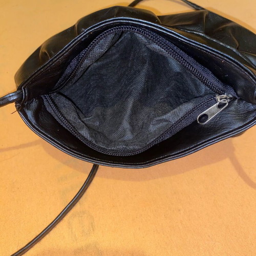 Women's crossbody bag like new, black faux leather
