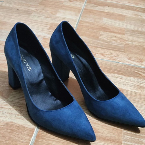 Sarigiannis Blue Suede Pumps Size 38 Like New, 8 cm Heel