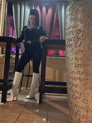 A To Z Greek white boots used, size 37, worn twice