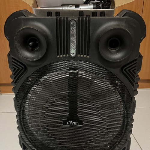 Media-Tech 12” speaker with 2 wireless MCO microphones and stand, new