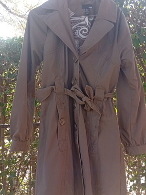 Trench coat H&M like new, size 40, with pockets and belt