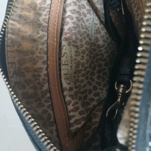 Guess handbag like new authentic