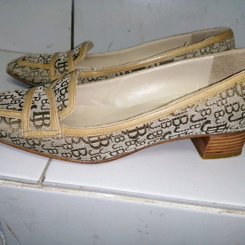 J BOURNAZOS women's pumps No37 Elvetia-5 series beige like new