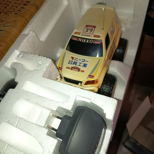 Nikko remote control cars new, set of 2